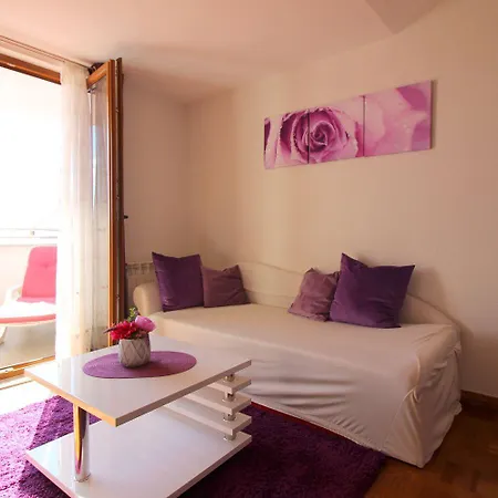 Charmante Dachgeschosswohnung Mit Meerblick Und Blick Auf Altstadt Von Apartman *