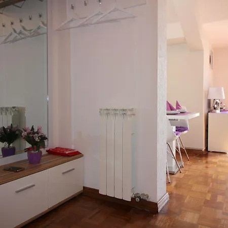 Charmante Dachgeschosswohnung Mit Meerblick Und Blick Auf Altstadt Von דירה *